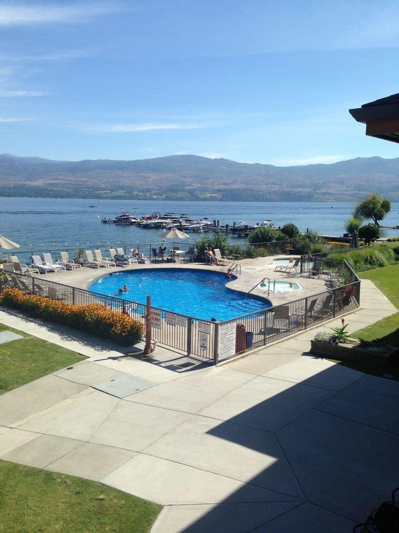 Casa Loma Lakeshore Resort West Kelowna Buitenkant foto